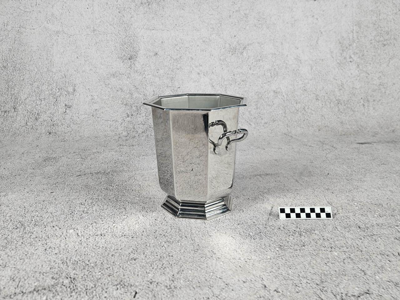 CHAMPAGNE COOLER BUCKET