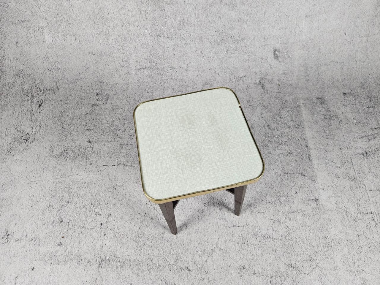 TABOURET STOOL