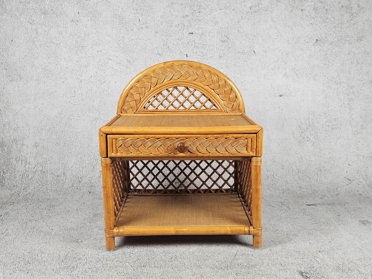 NIGHTSTAND