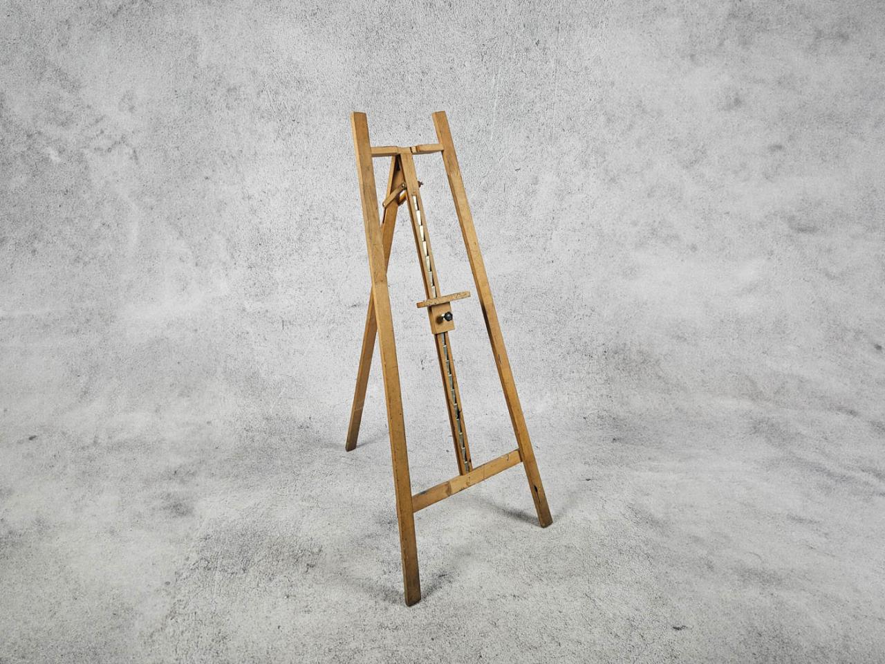 EASEL