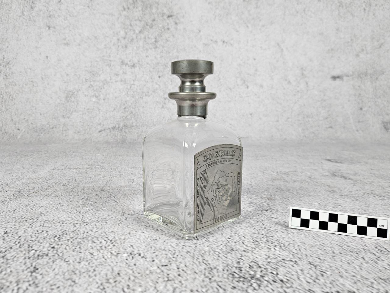 DECANTER