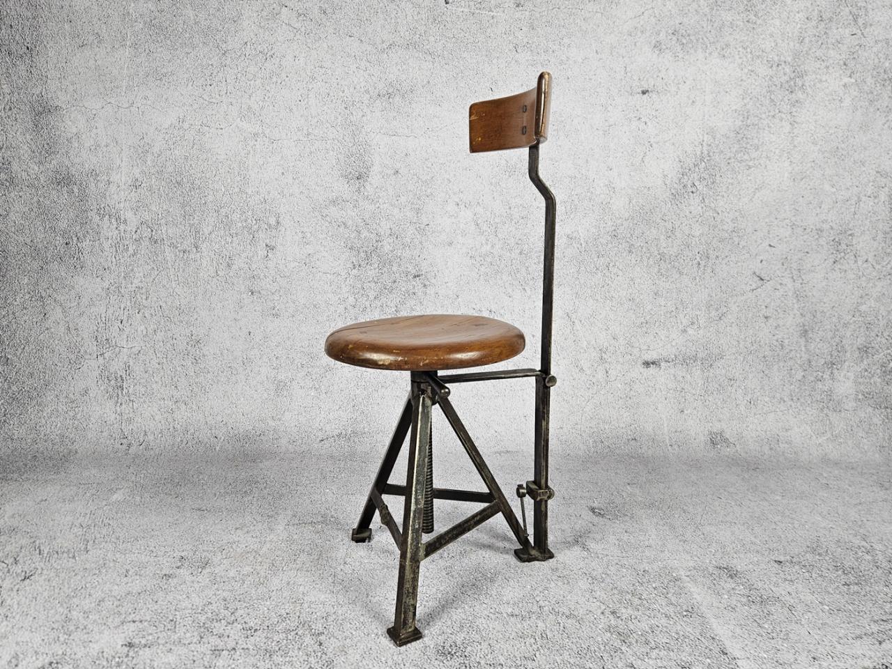 WORKSHOP CHAIR