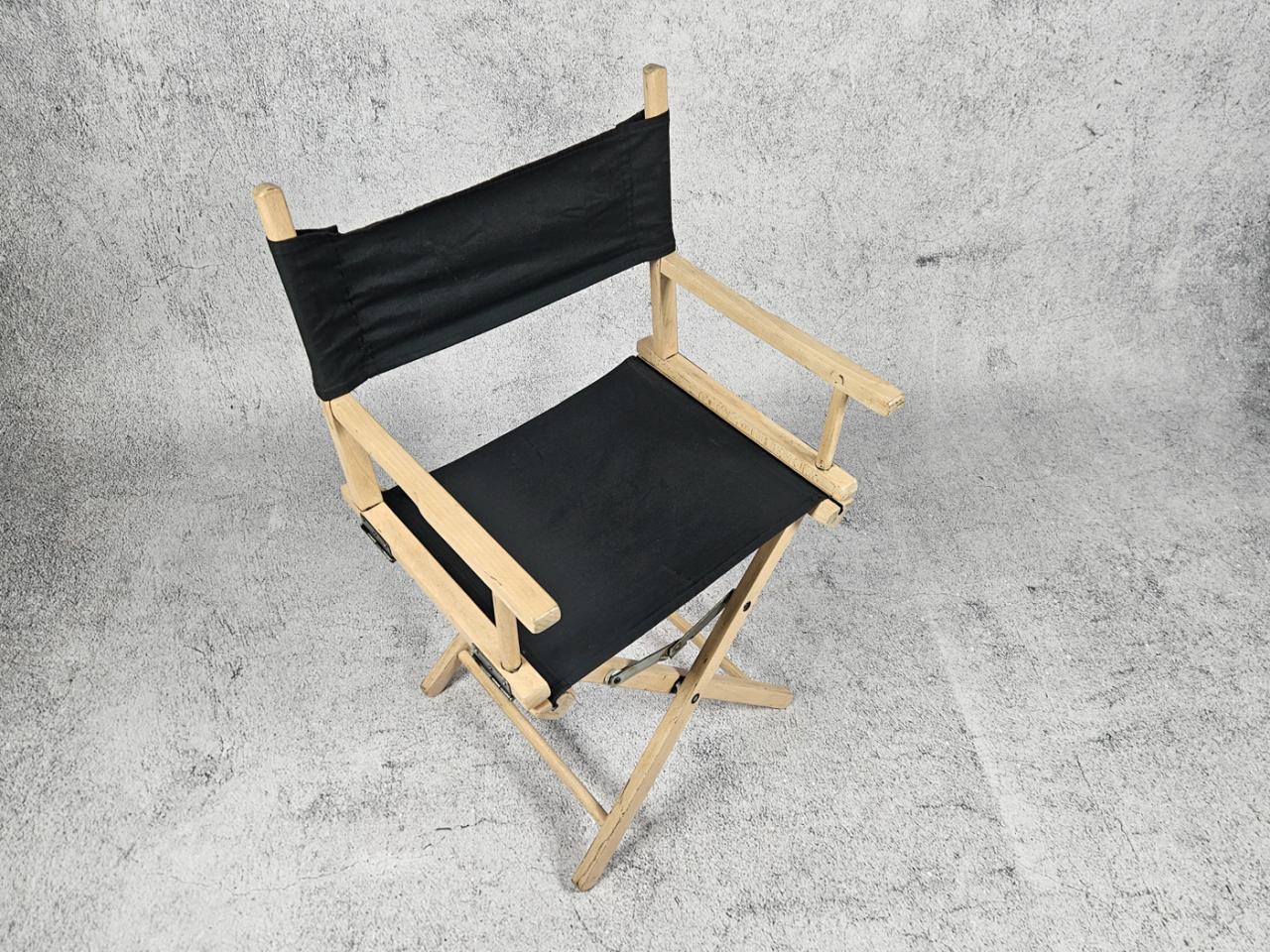 DIRECTOR'S CHAIR