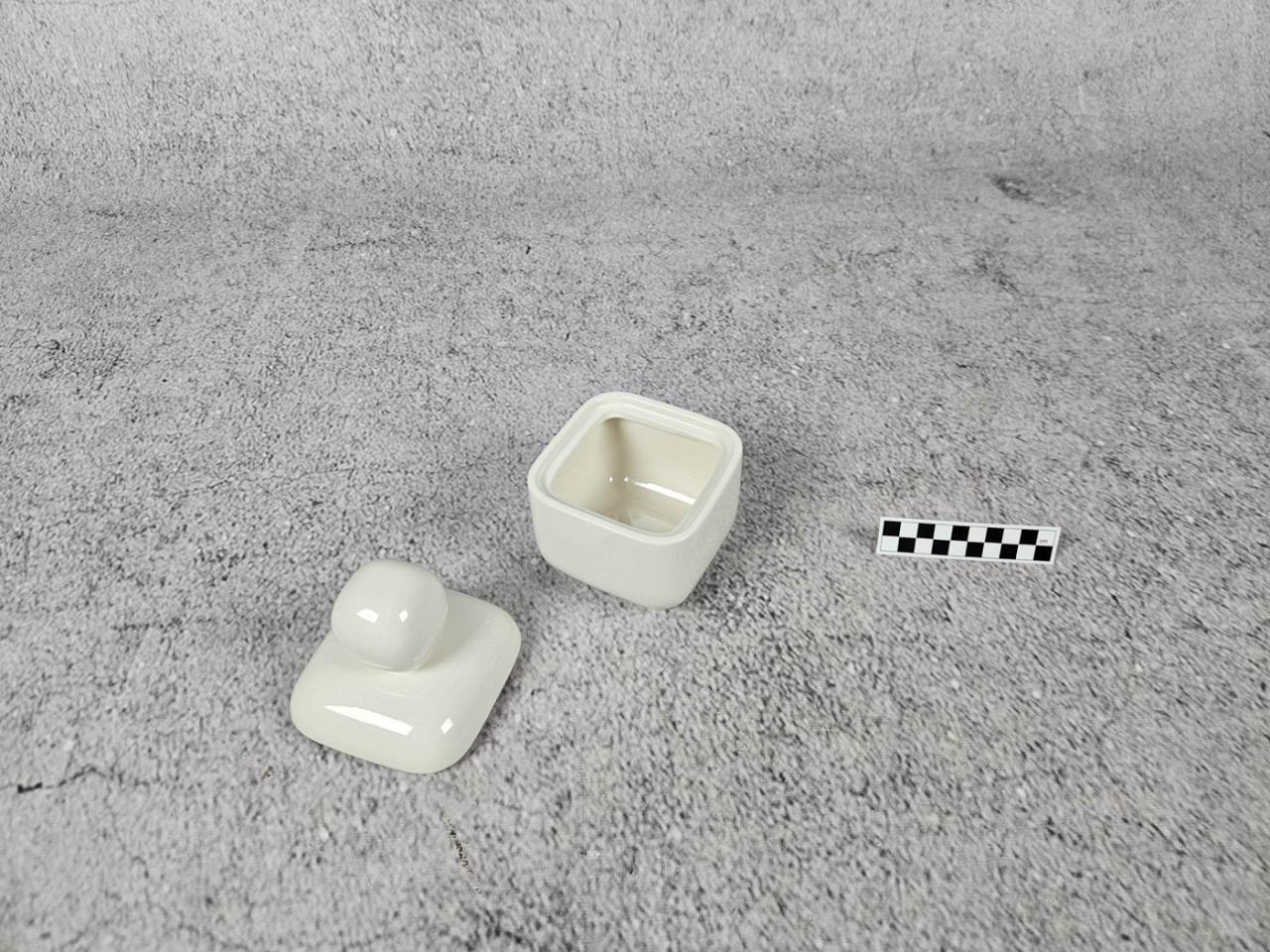 KITCHEN CONTAINER