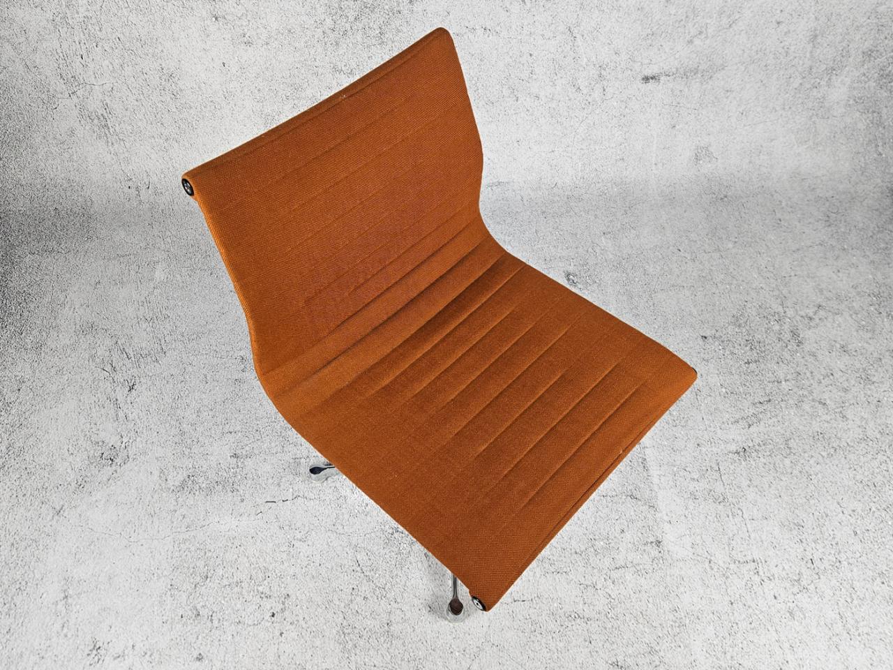 EAMES SWIVEL OFFICE CHAIR ITALY