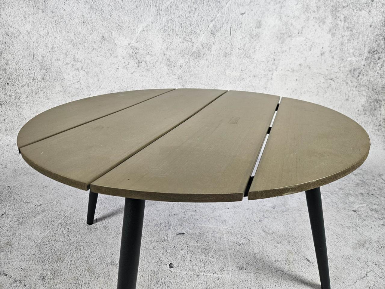 GARDEN TABLE