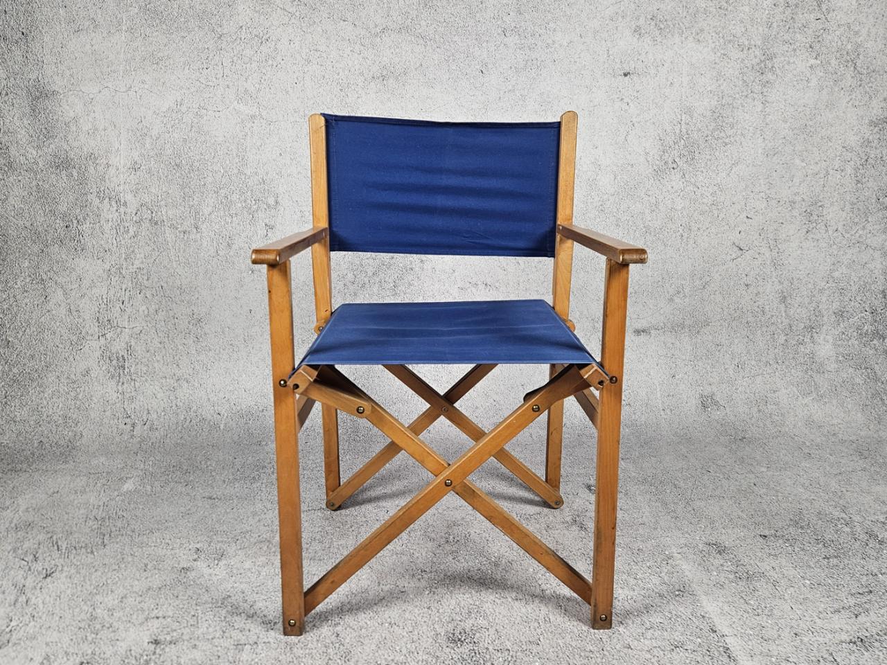 DIRECTOR'S CHAIR
