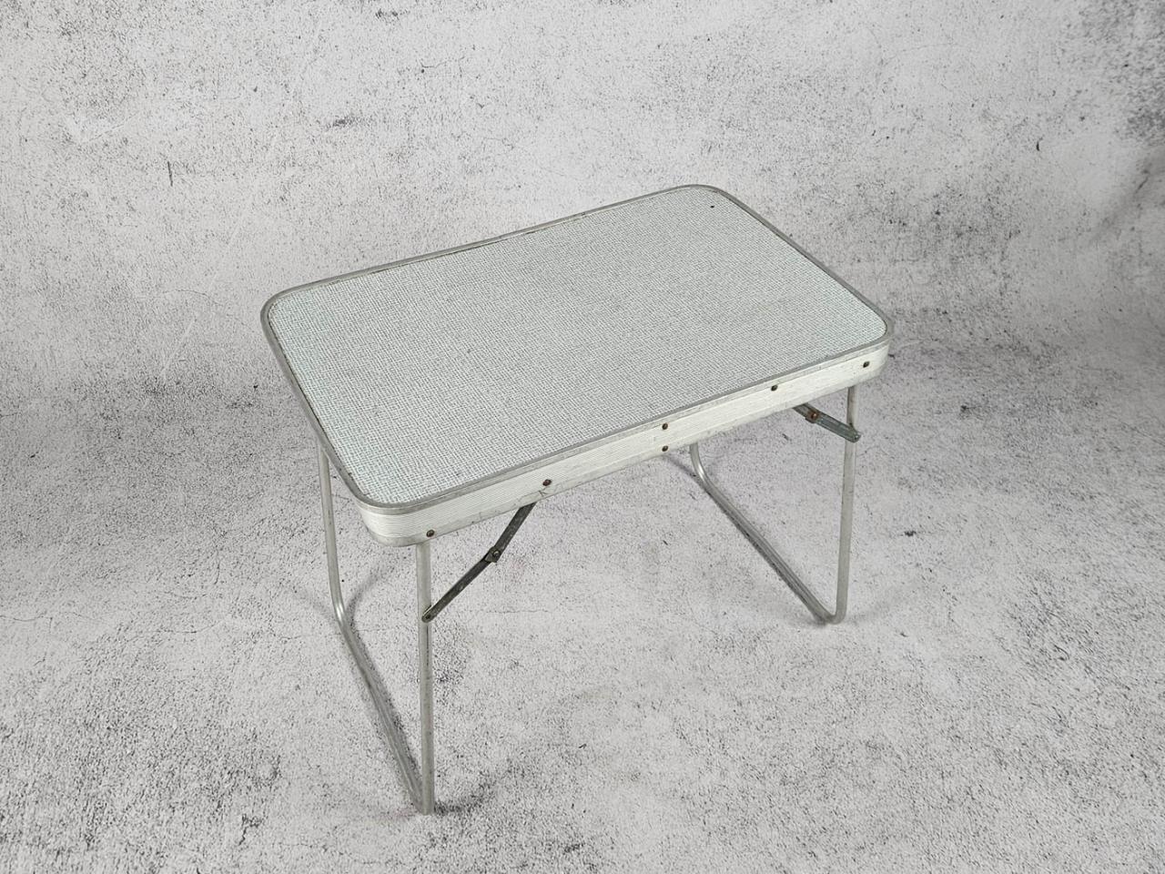 FOLDING CAMPING TABLE