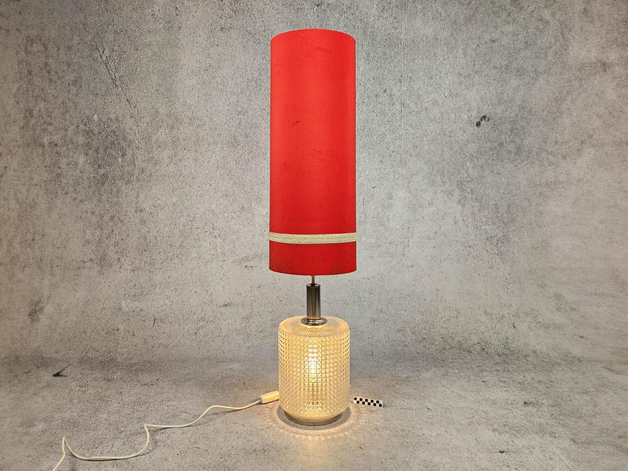 FLOOR LAMP