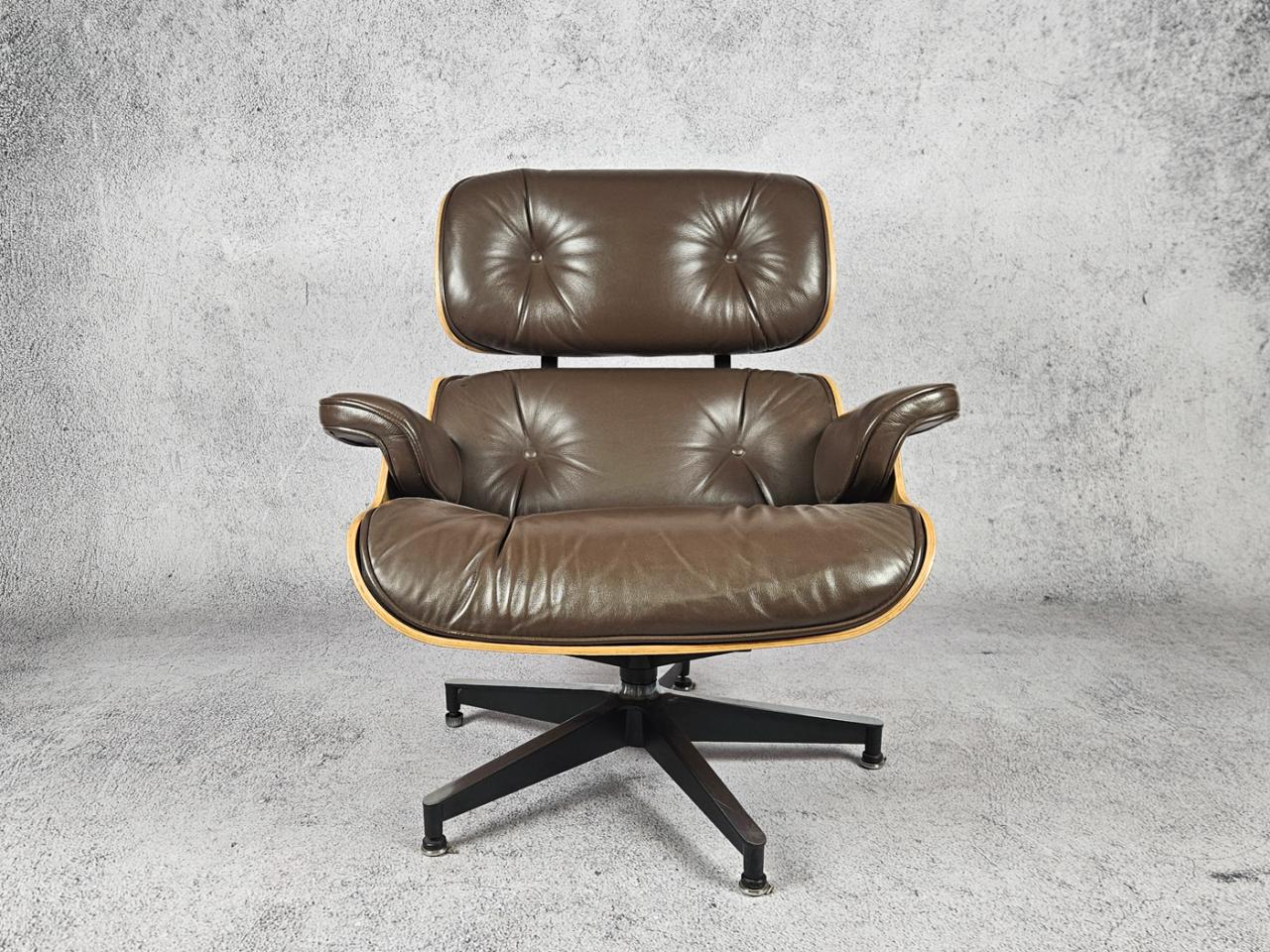 FOTEL OBROTOWY INSP. VITRA EAMS