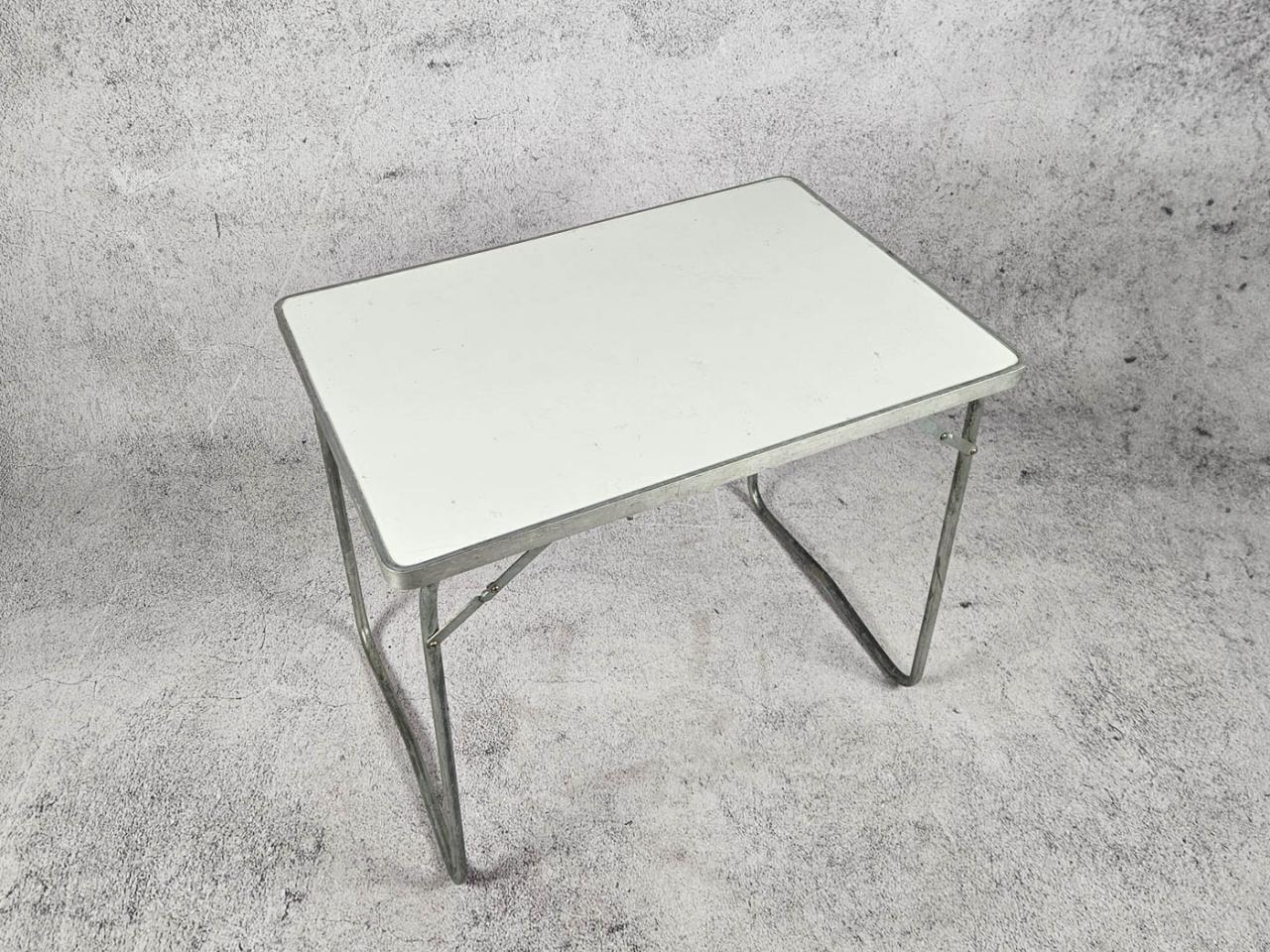 FOLDING CAMPING TABLE