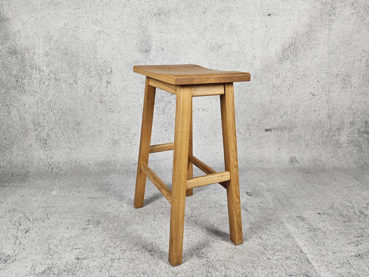 BAR STOOL