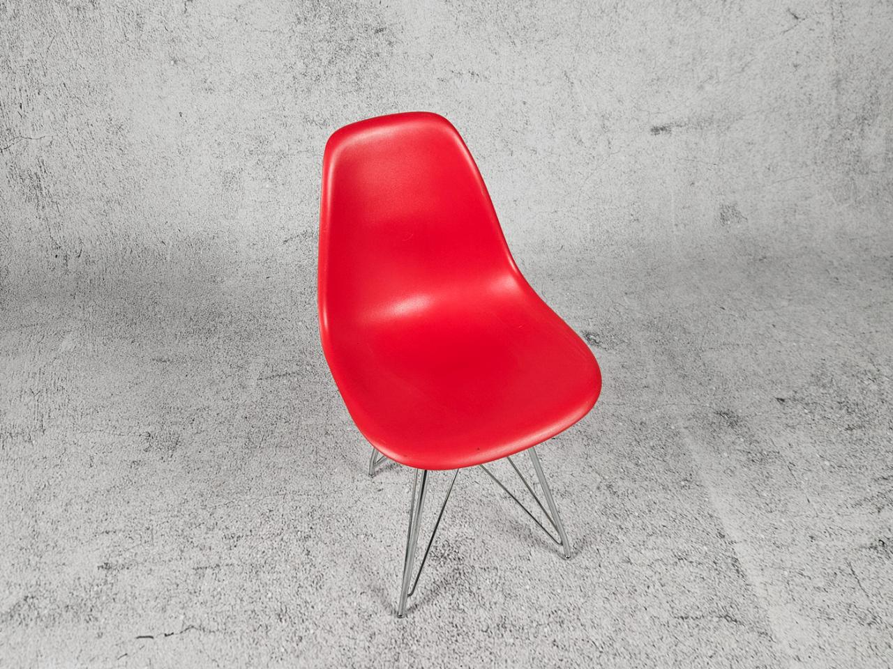 CHILDREN'S CHAIR