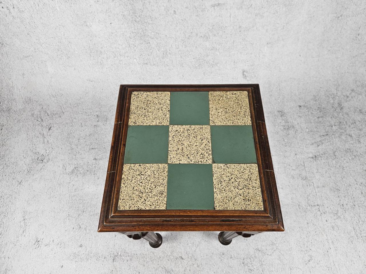 SMALL TABLE