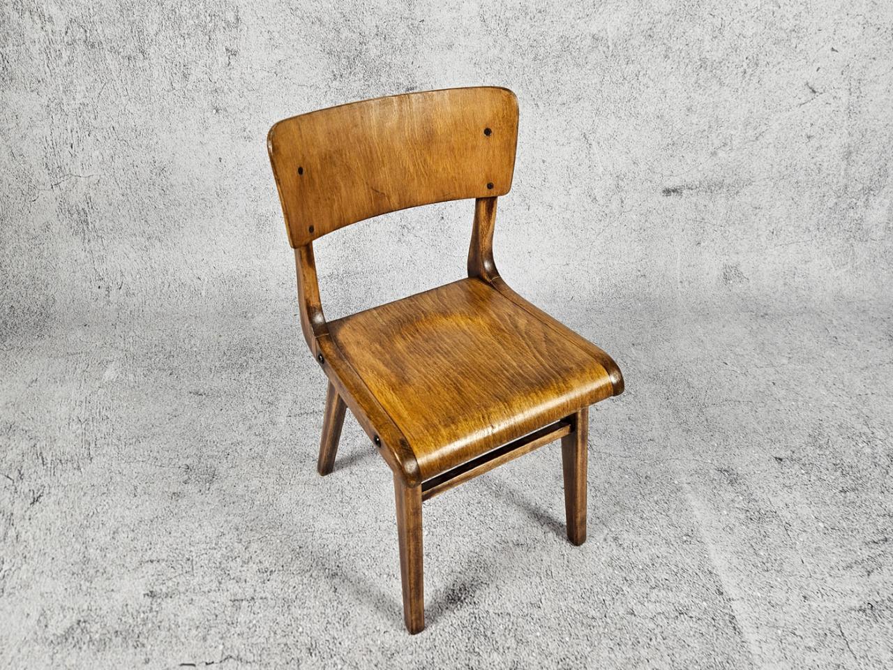 CHILDREN'S CHAIR