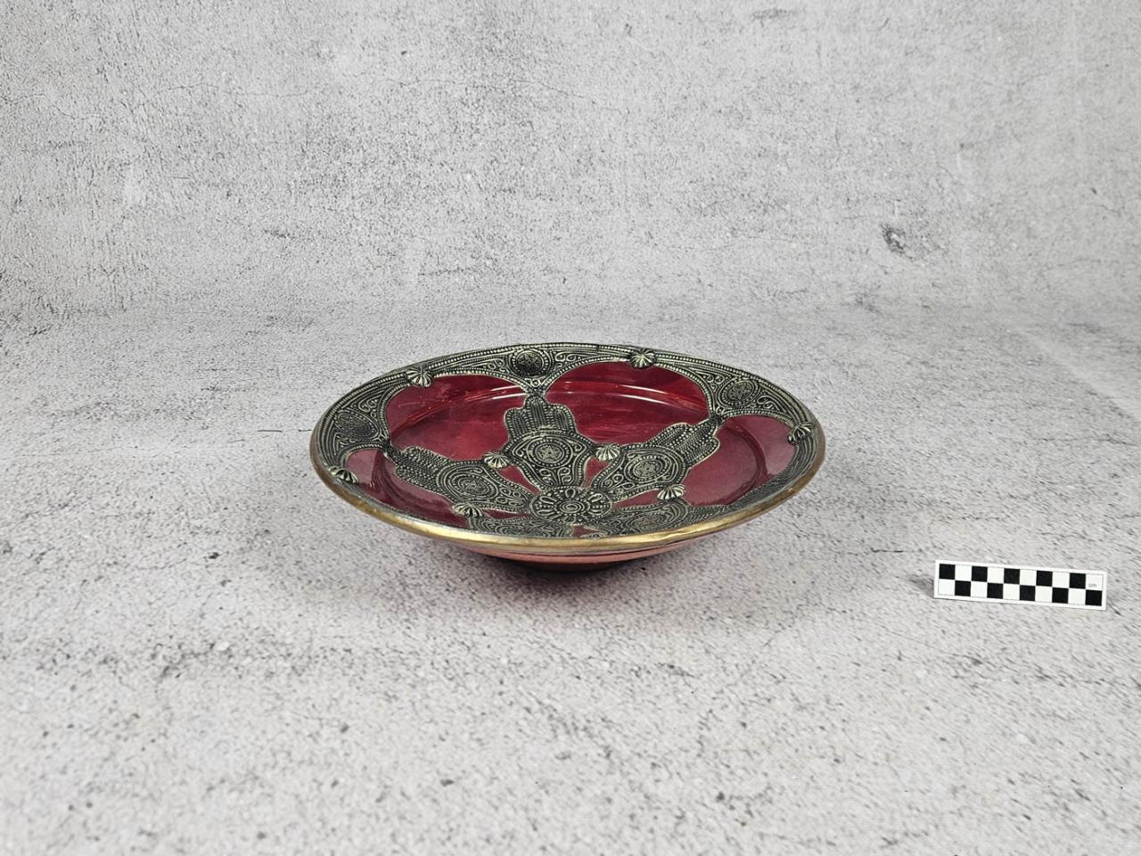 ORNAMENTAL DECORATIVE PLATE