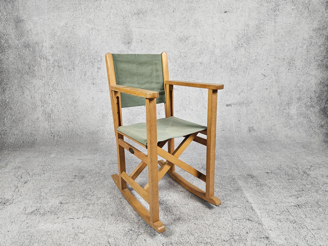 DIRECTOR'S CHAIR