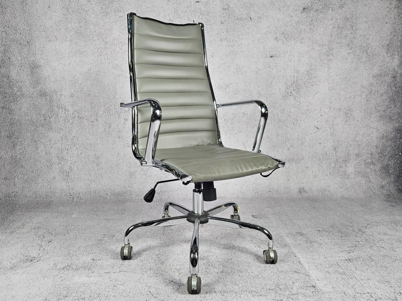 SWIVEL OFFICE CHAIR