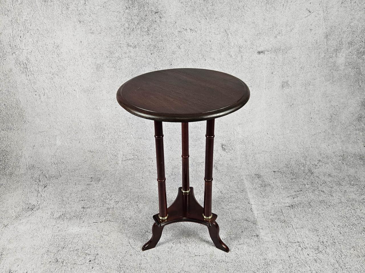 SMALL TABLE