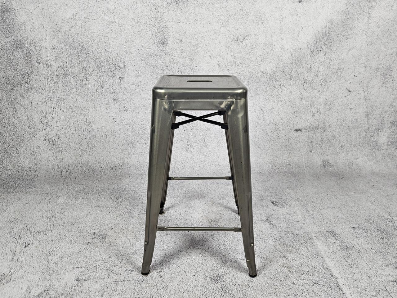 BAR STOOL