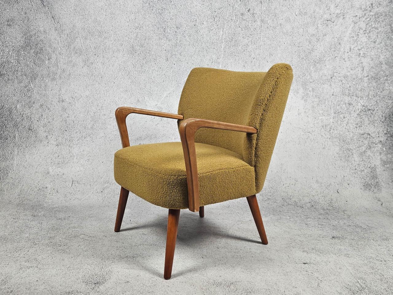 ARMCHAIR