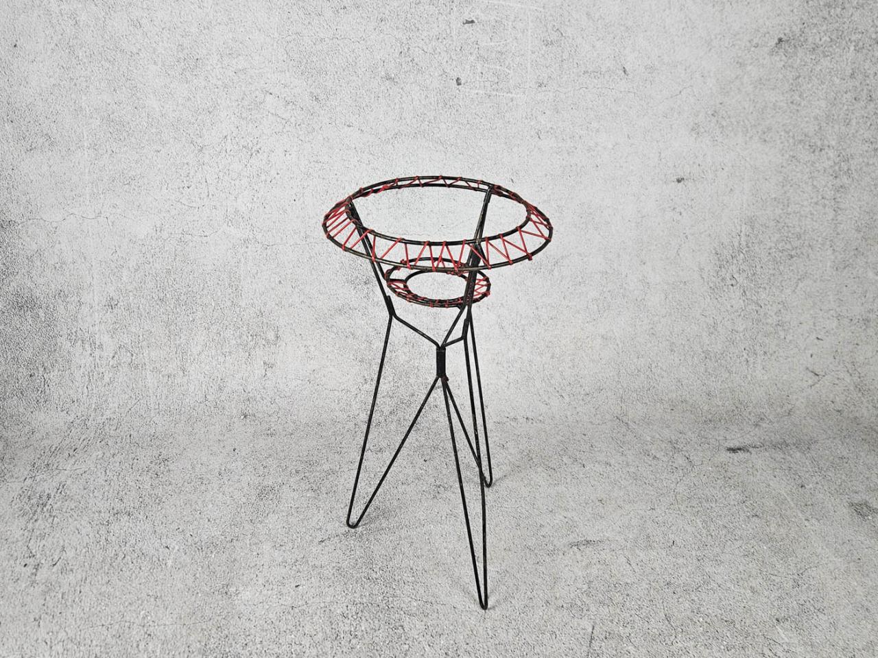 PLANT STAND