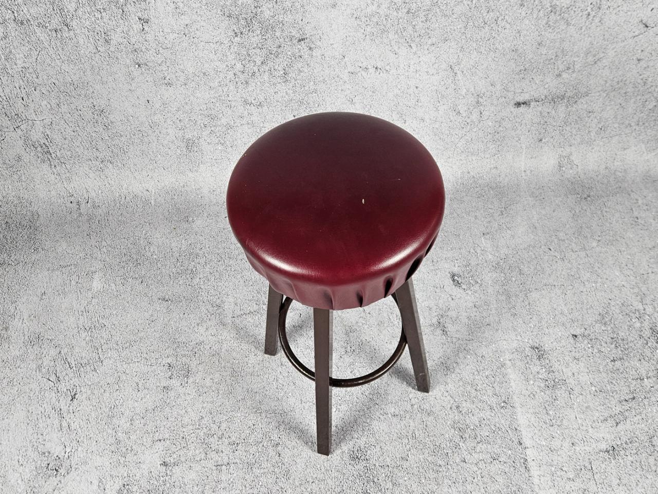 BAR STOOL