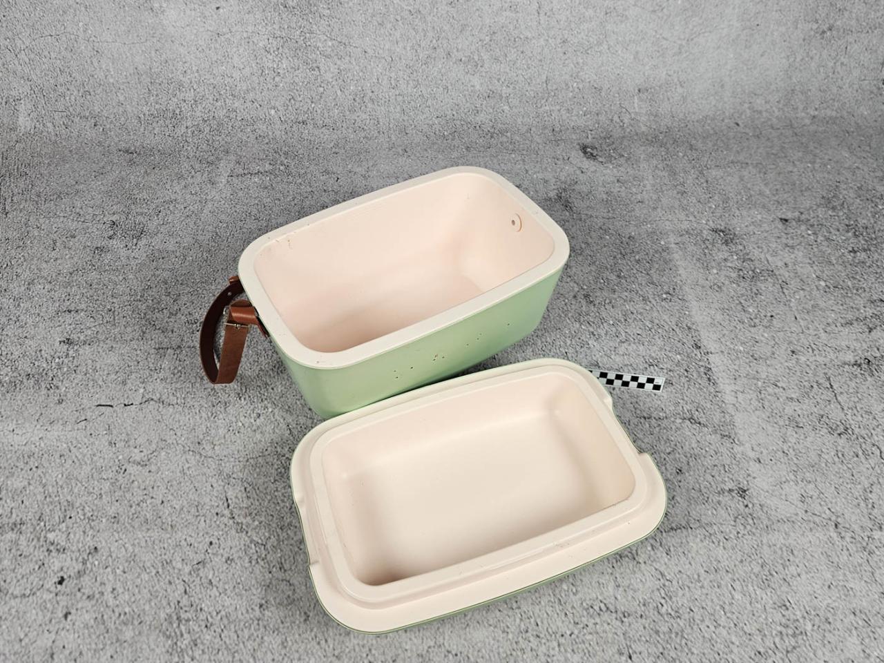 PORTABLE COOLER