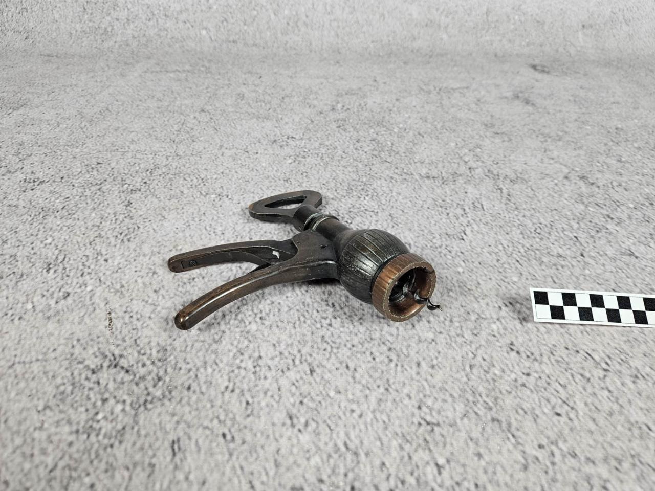 CORKSCREW OPENER