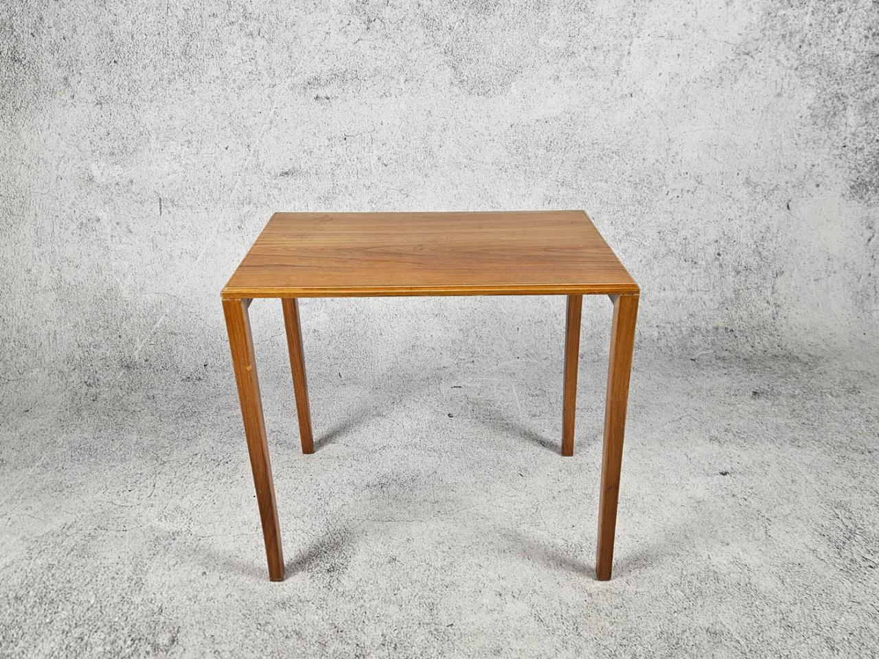 SMALL TABLE