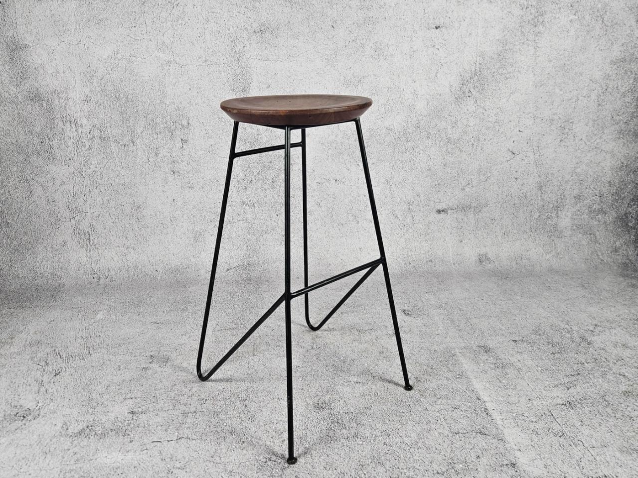 BAR STOOL
