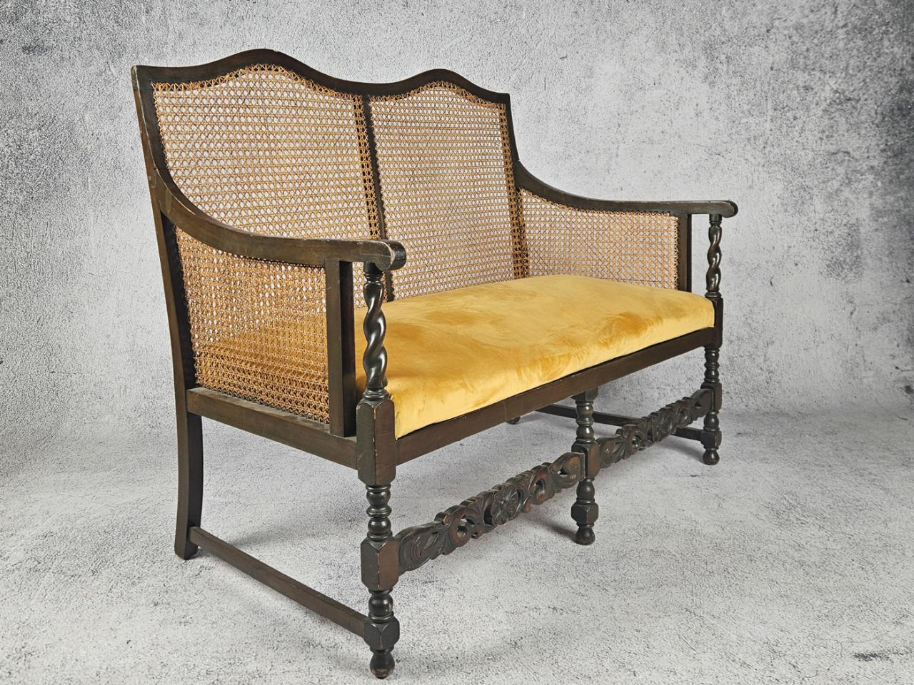 KANAPA SOFA