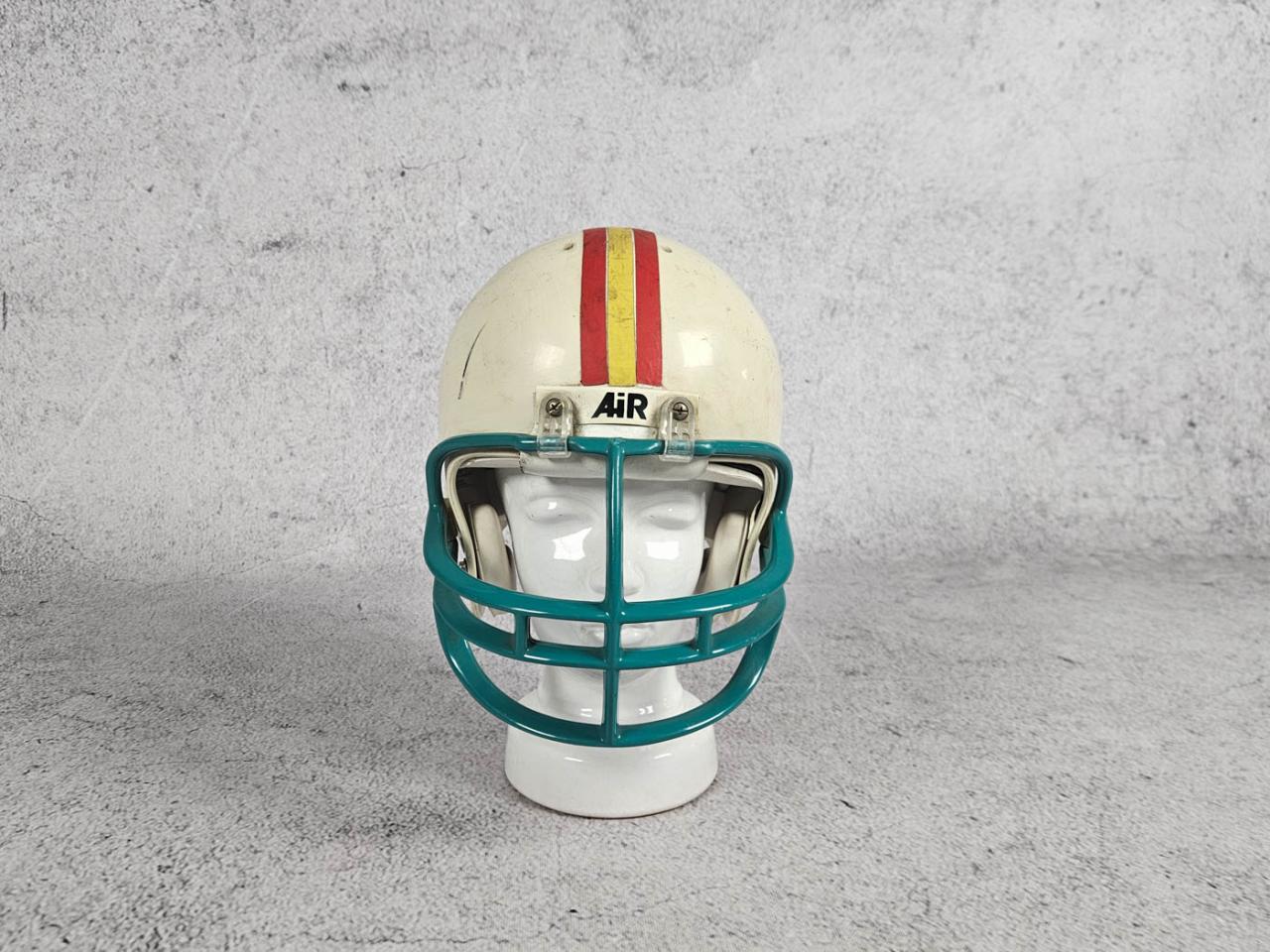 KASK DO FUTBOLU AMERYKAŃSKIEGO