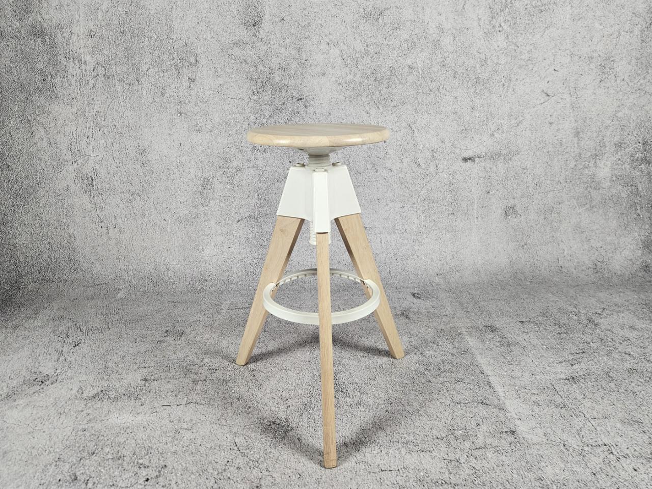 BAR STOOL