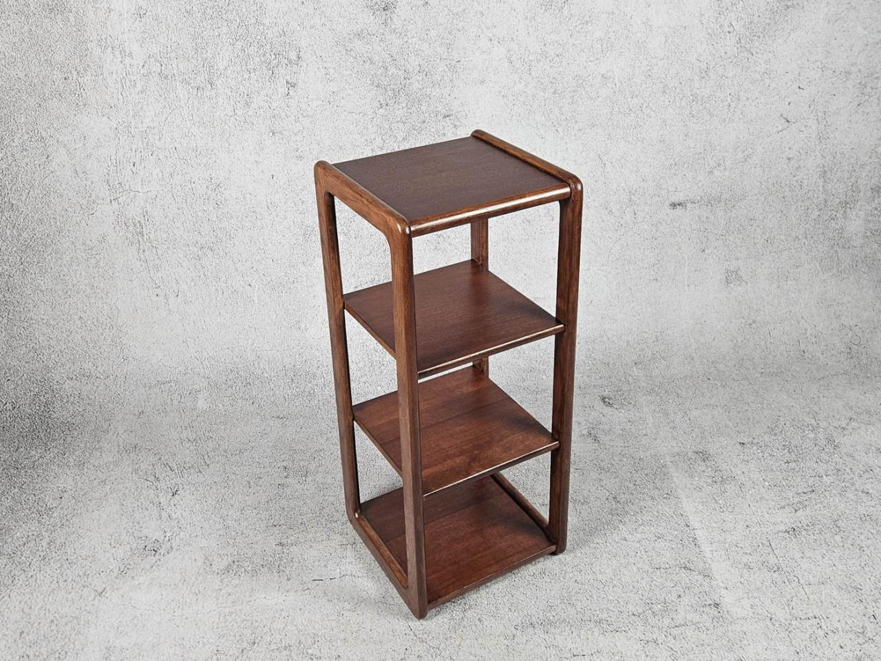 ETAGERE