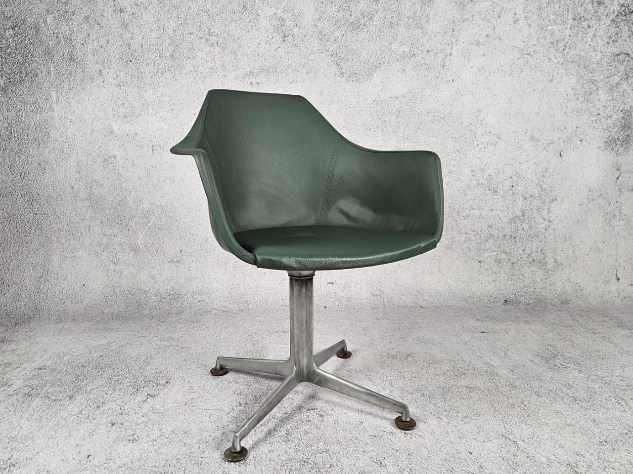 SWIVEL OFFICE CHAIR