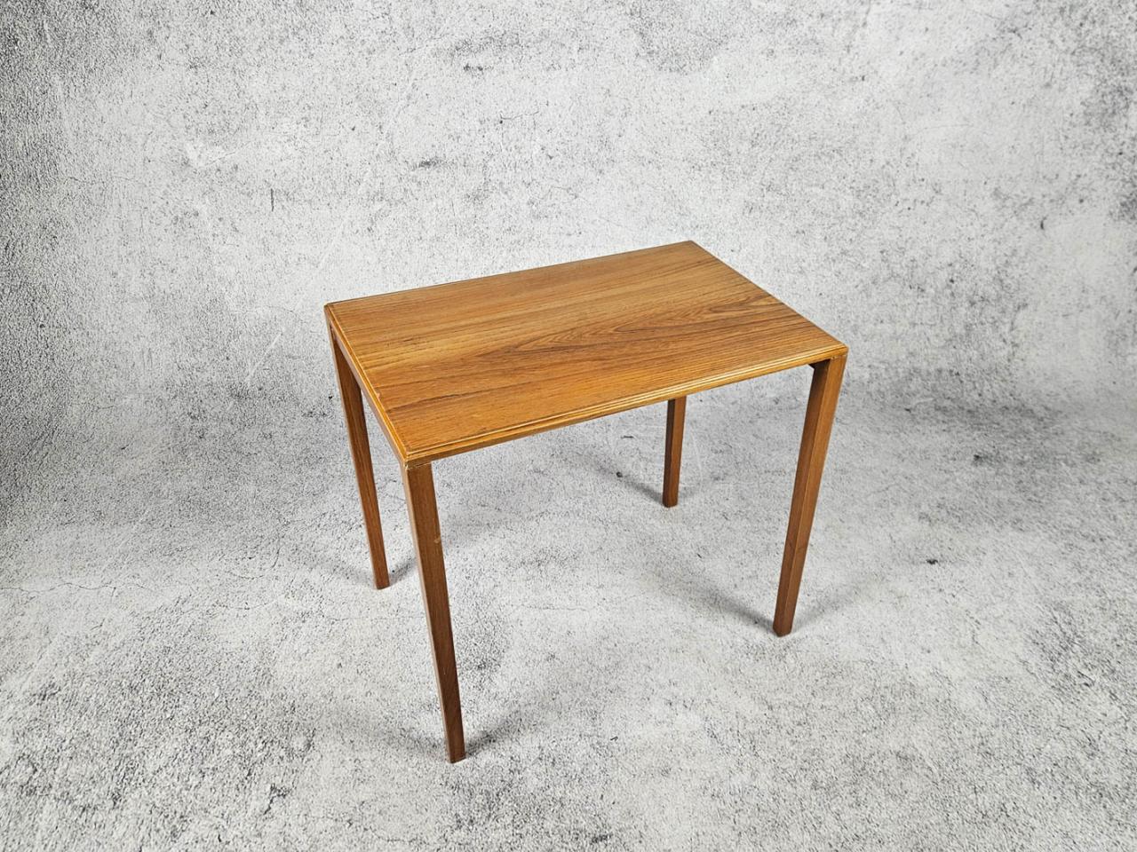 SMALL TABLE