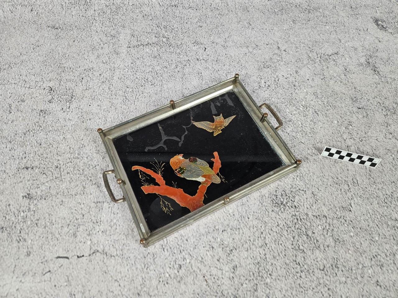 TRAY