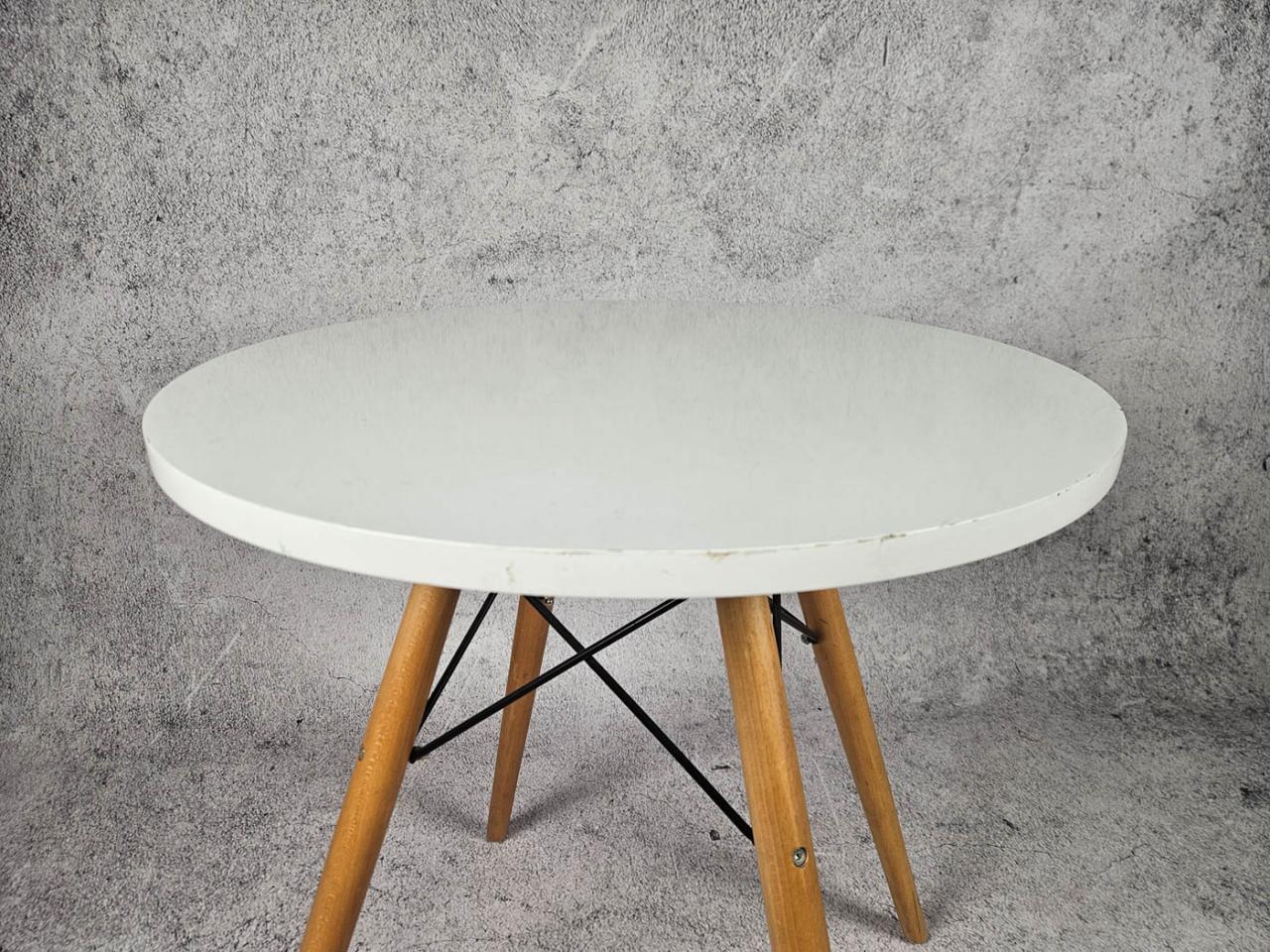 SMALL TABLE
