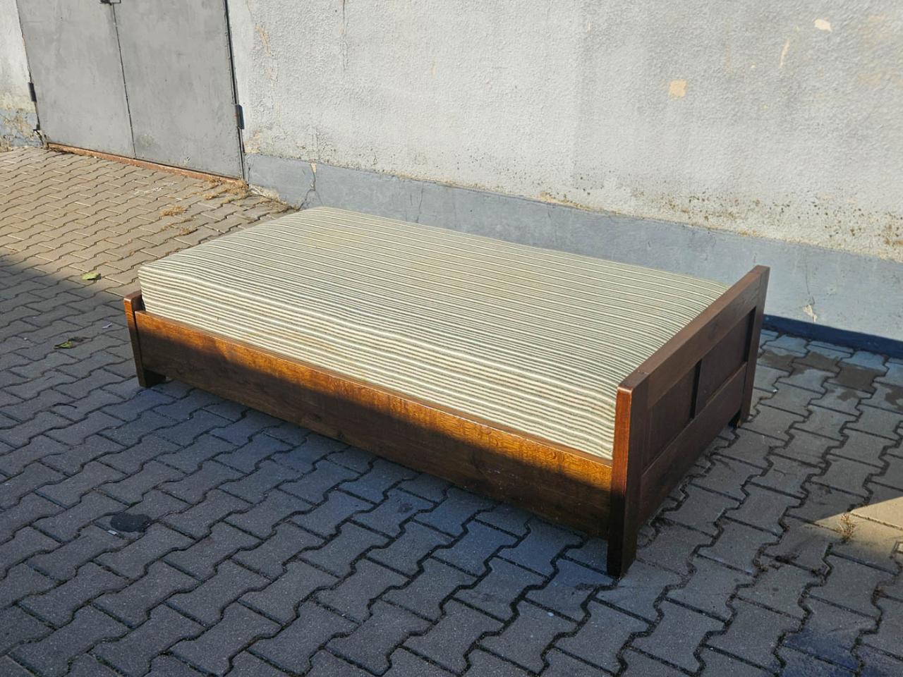 DAYBED