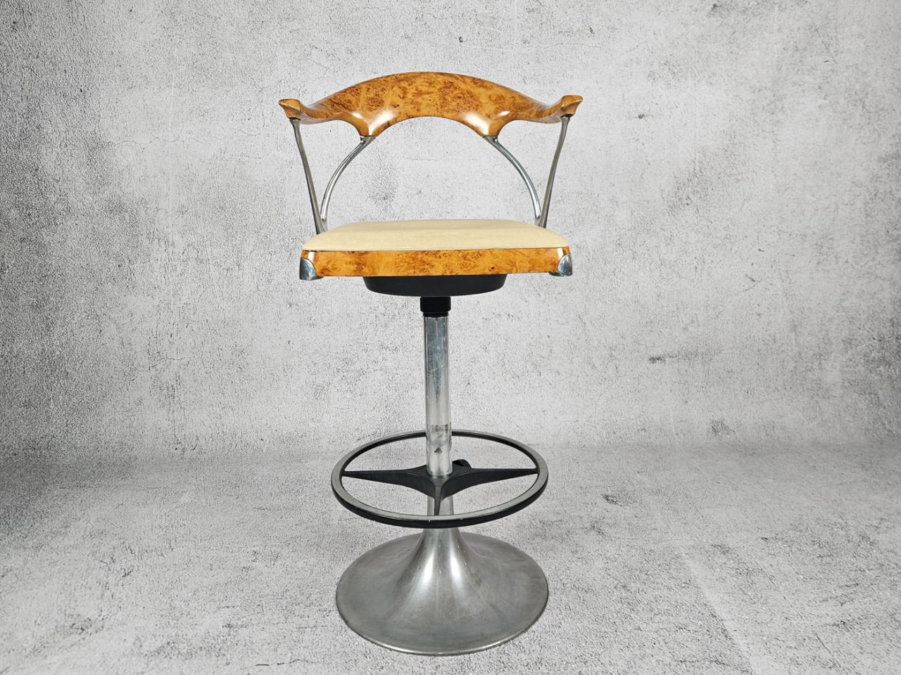 BAR STOOL