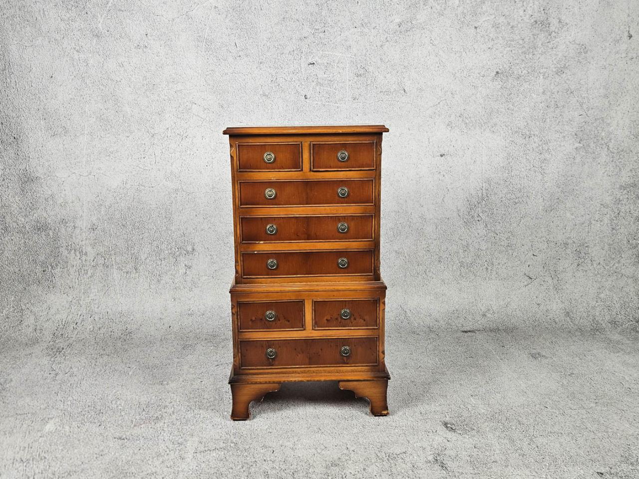 CABINET WITH DRAWERS