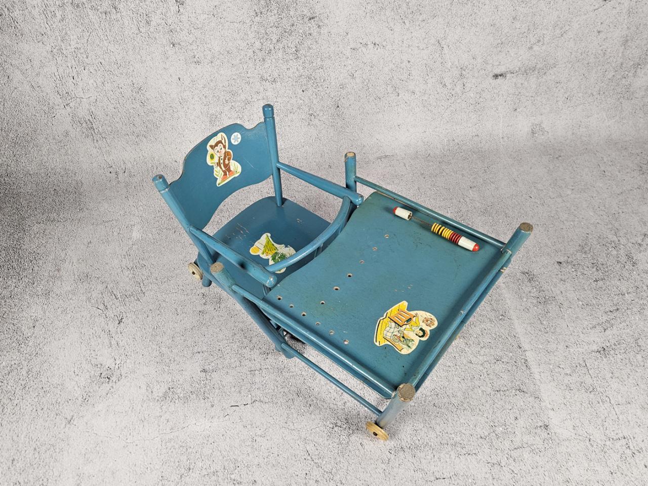 FEEDING CHAIR