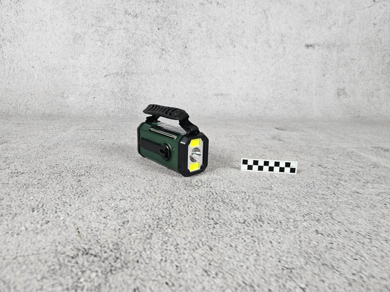 FLASHLIGHT, RADIO