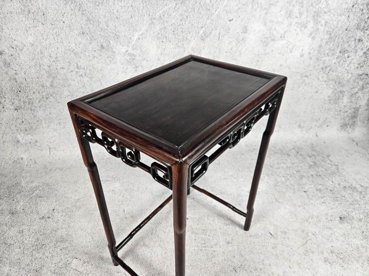 SMALL TABLE