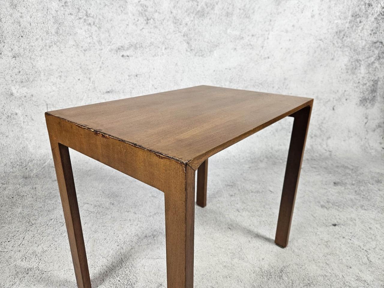 SCANDINAVIAN TABLE
