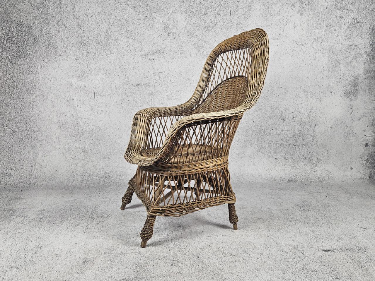 GARDEN ARMCHAIR