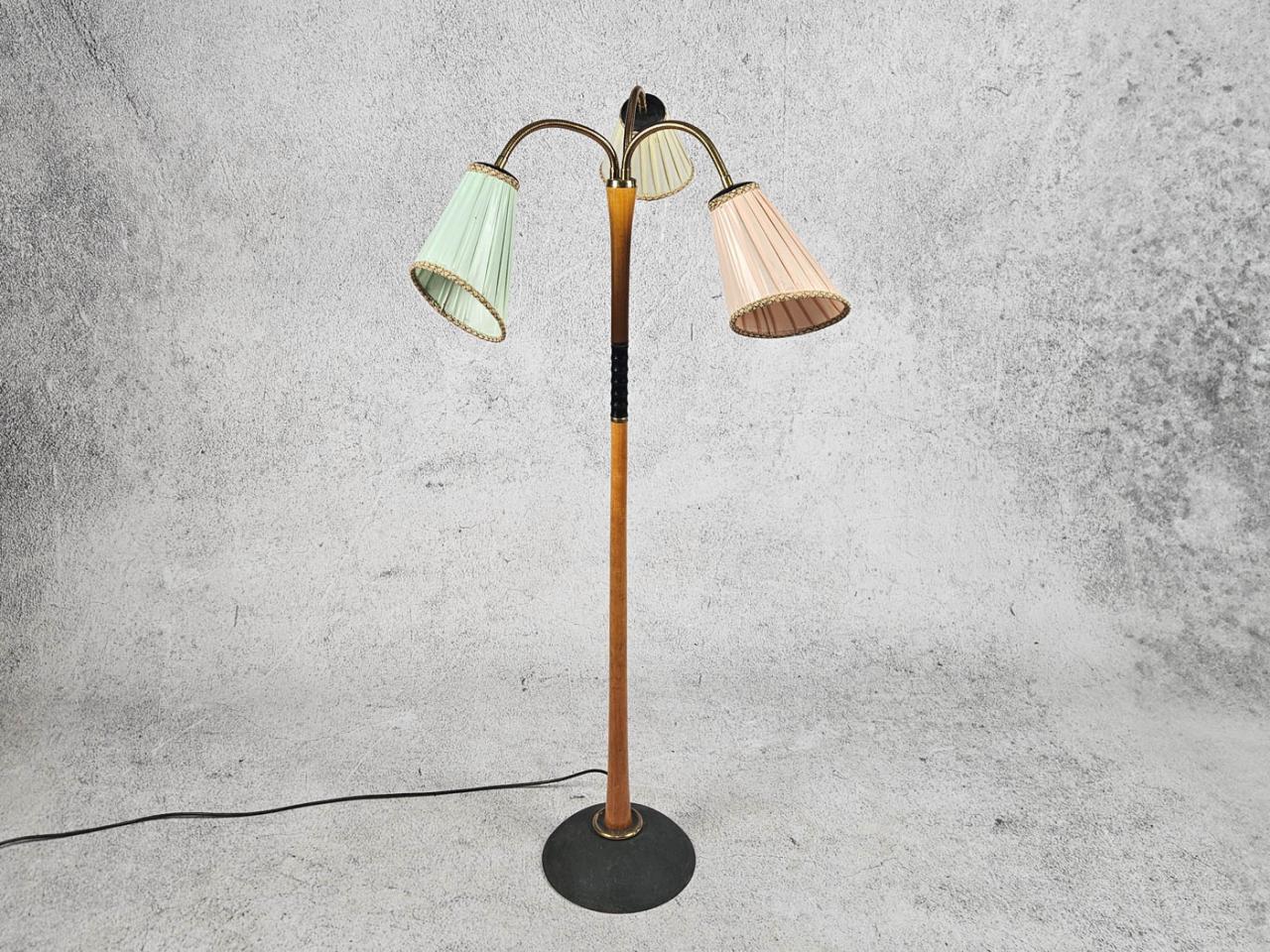 FLOOR LAMP