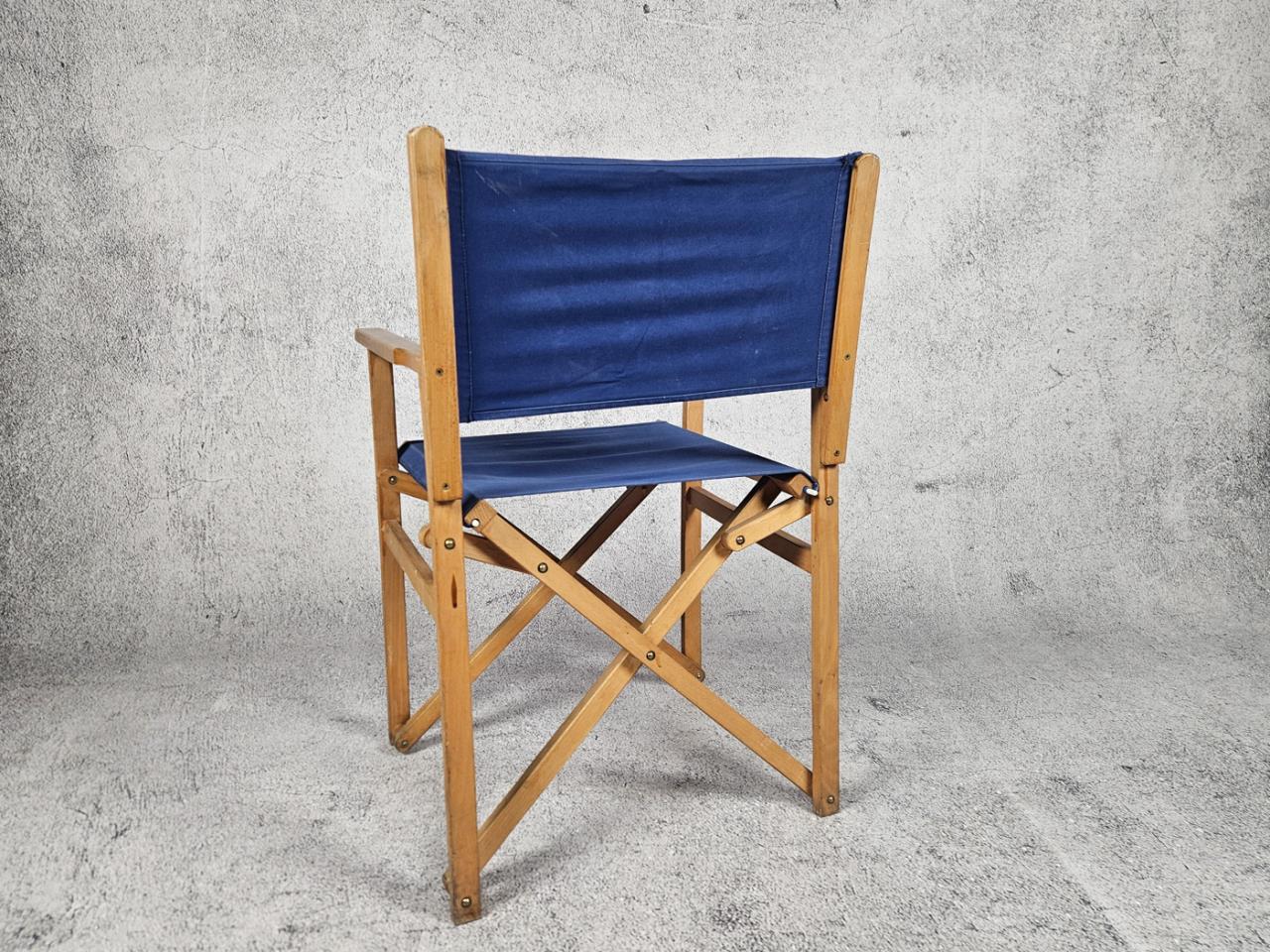 DIRECTOR'S CHAIR
