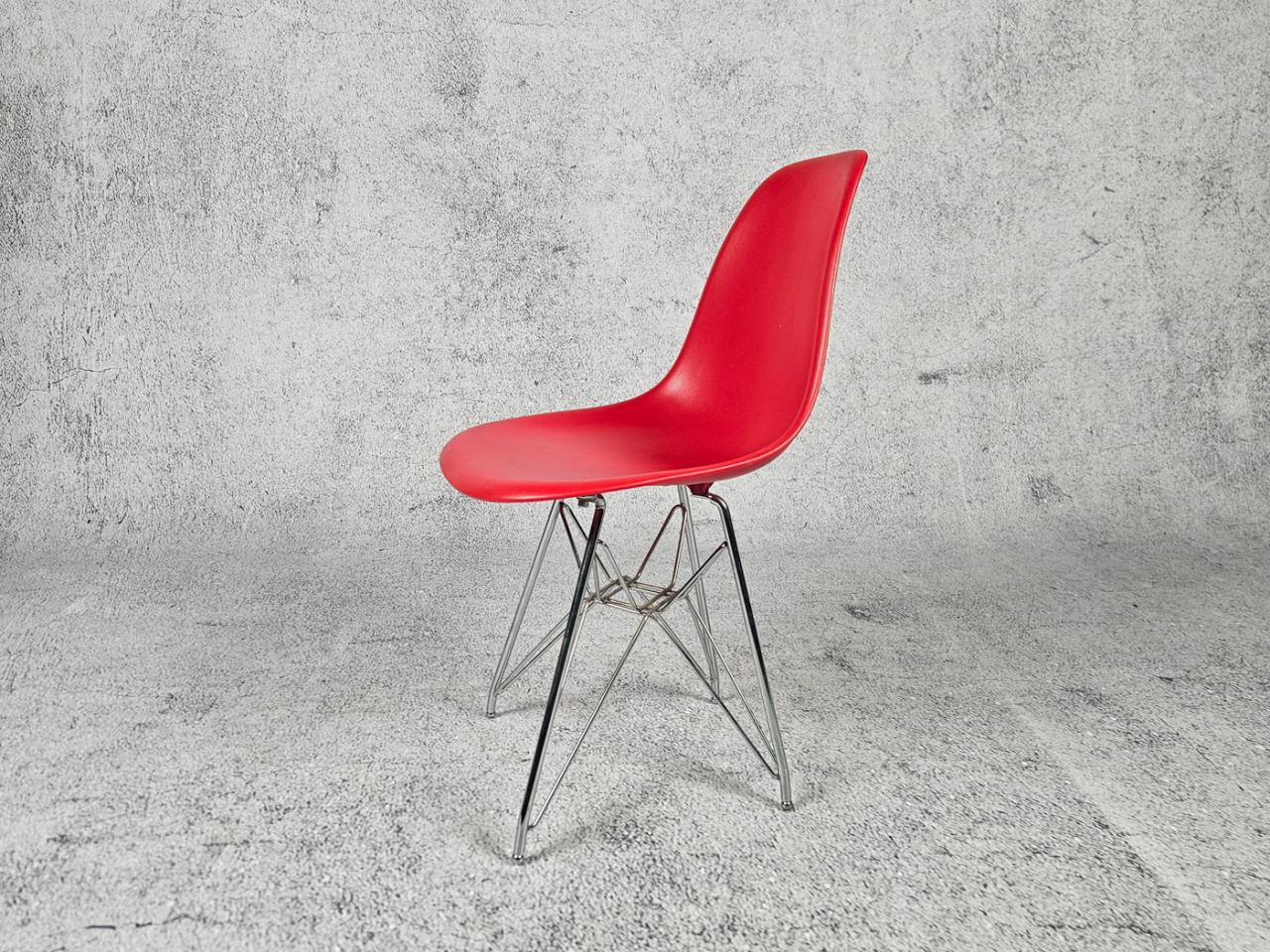 CHILDREN'S CHAIR